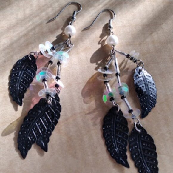 Beaded with Sequence Crow feather Pierced earrings 3"L - Picture 6 of 11